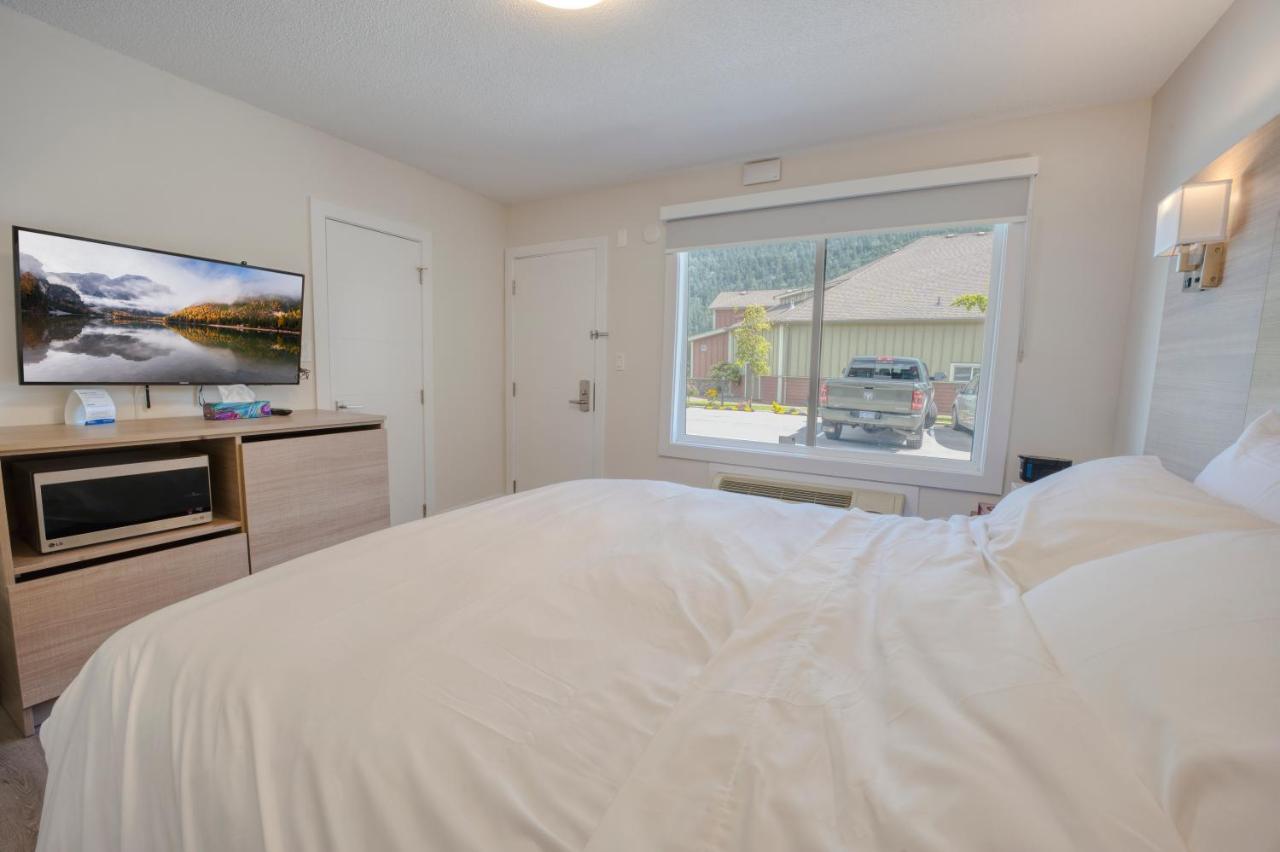Harrison Grand Motel Harrison Hot Springs Dış mekan fotoğraf