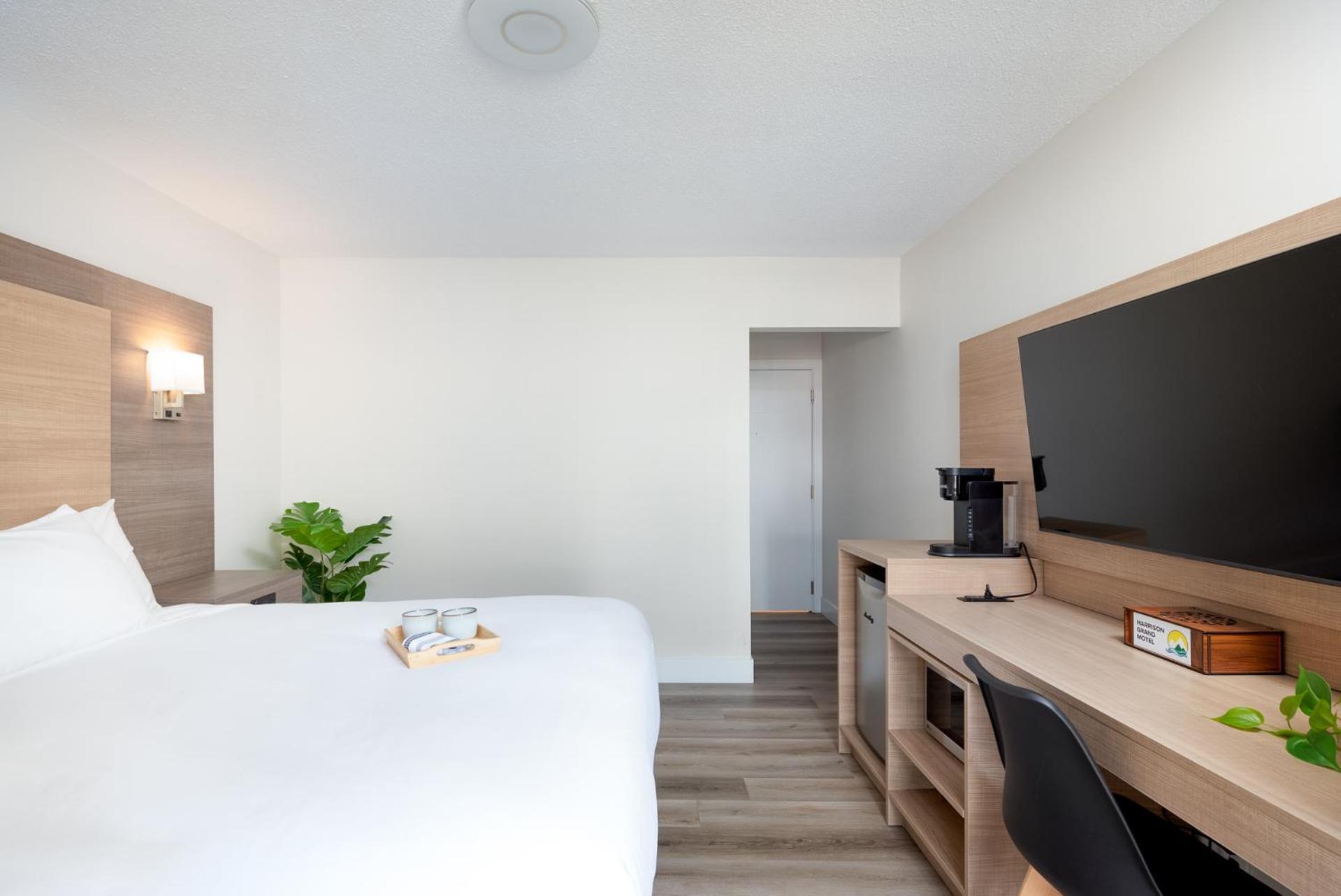 Harrison Grand Motel Harrison Hot Springs Dış mekan fotoğraf