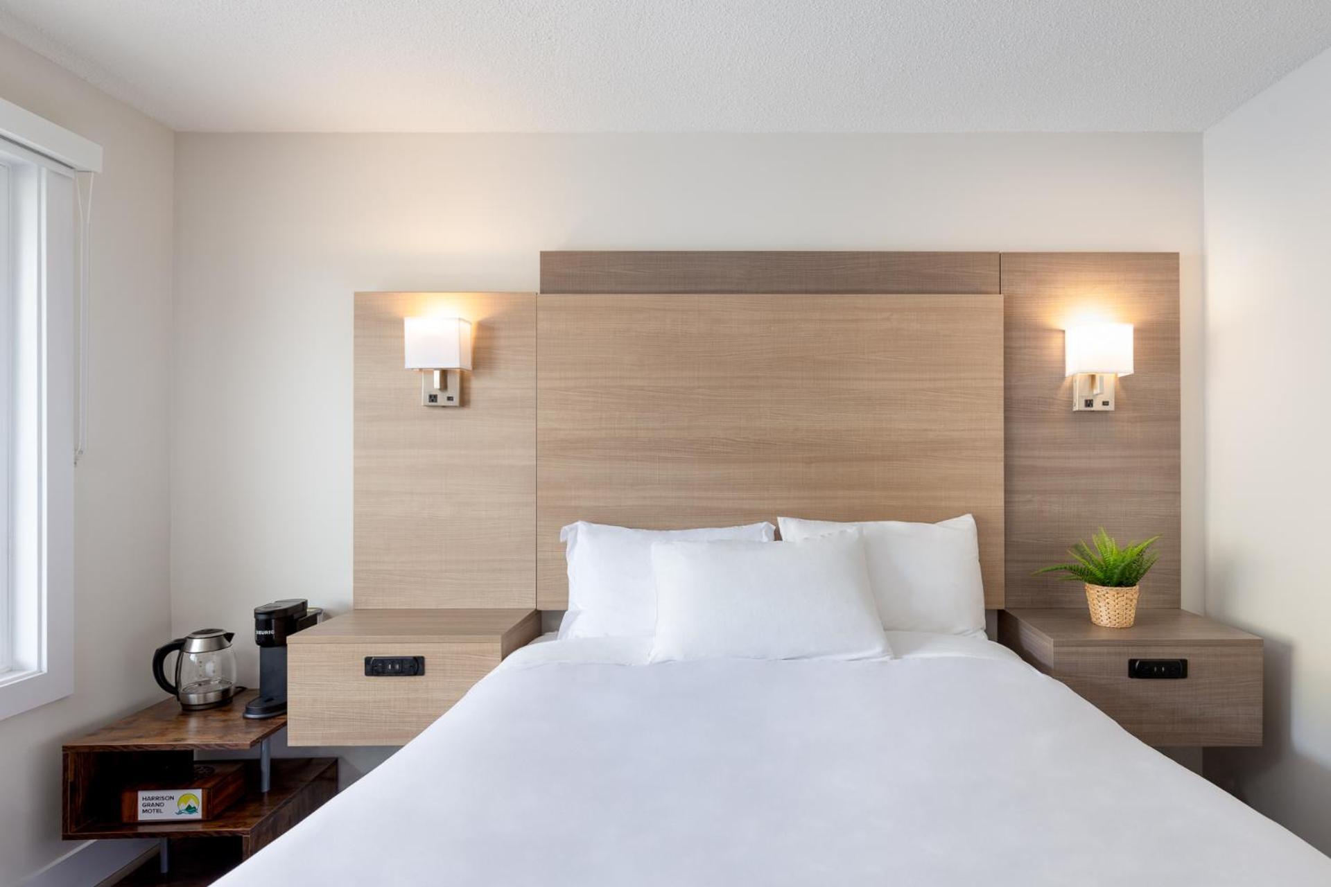 Harrison Grand Motel Harrison Hot Springs Dış mekan fotoğraf